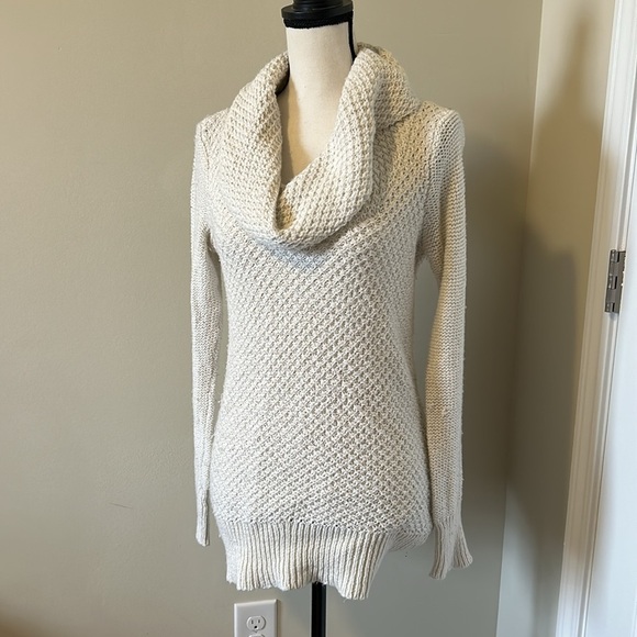 American Eagle long white crochet sweater - Picture 2 of 3